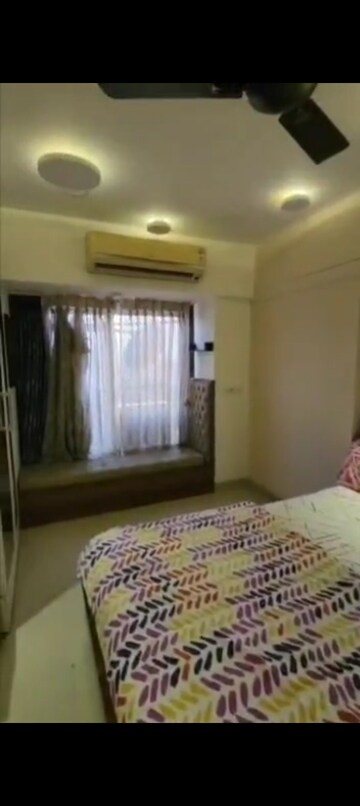 Bedroom in 3 BHK Apartment at Sheth Heights, Chembur – for Rent