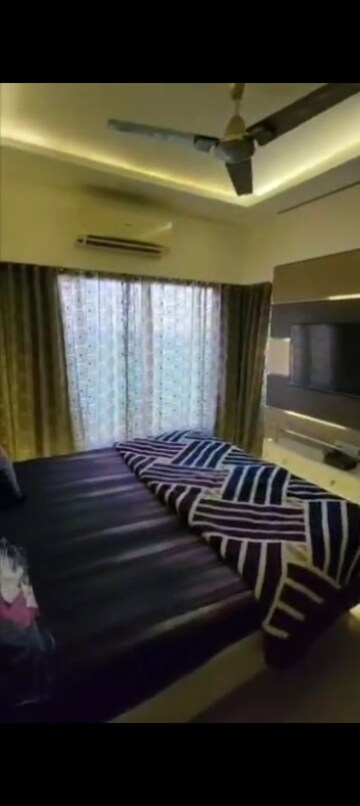 Bedroom in 3 BHK Apartment at Sheth Heights, Chembur – for Rent