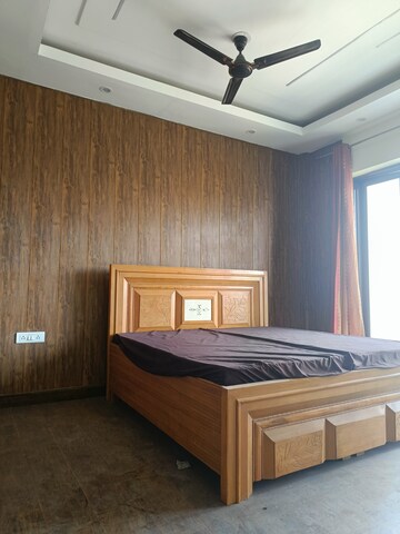 Bedroom in 3 BHK Builder Floor at SS Aaron Ville, Sector 48 – for Sale
