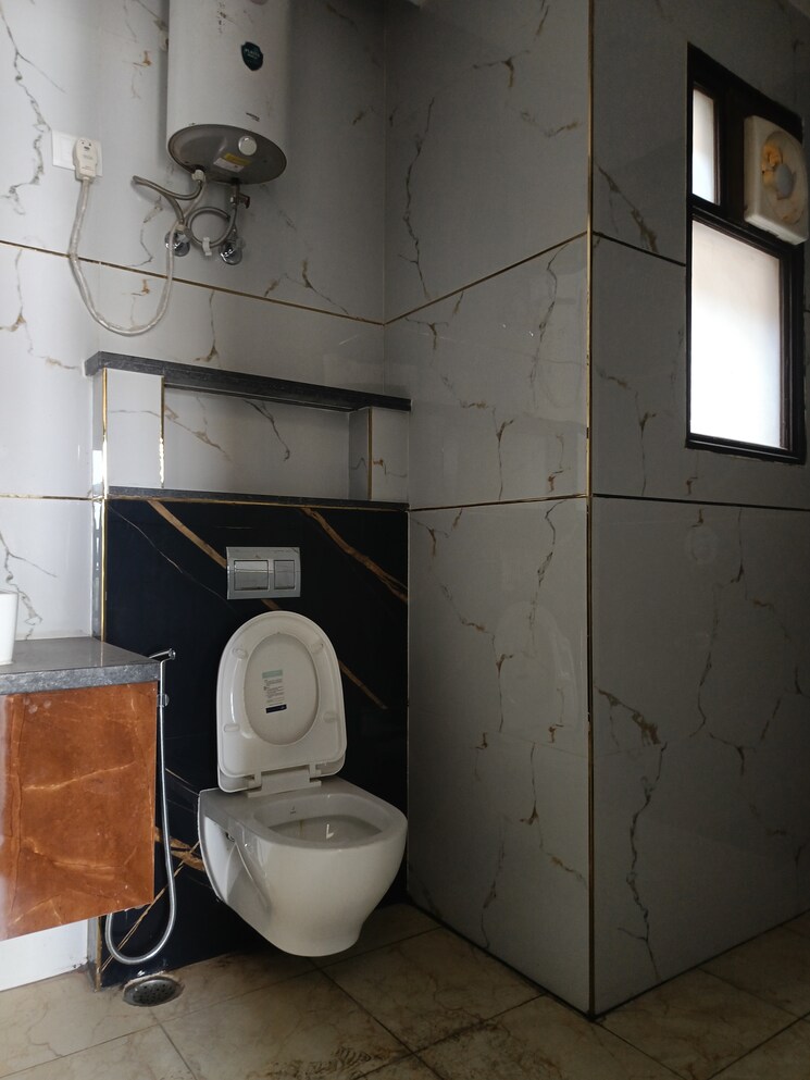 Bathroom, ss-aaron-ville 3 Bedroom 1650 Sq.Ft. Builder Floor In Sector 48 Gurgaon 8286338