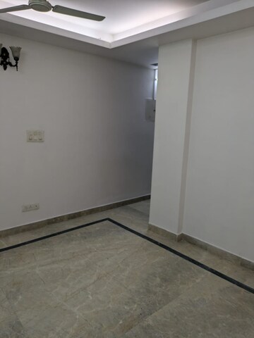 Room in 2 BHK Apartment at Amar Colony – for Rent