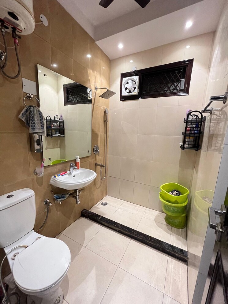 Master Bedroom, lajpat nagar 2 Bedroom 1000 Sq.Ft. Builder Floor In Lajpat Nagar Delhi 8286363