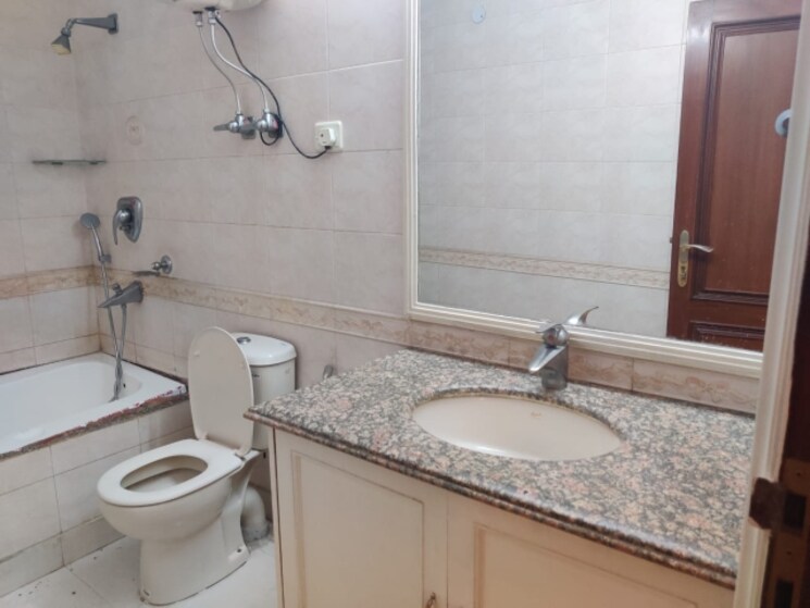 Bathroom, saket 6+ Bedroom 5000 Sq.Ft. Builder Floor In Saket Delhi 8286361