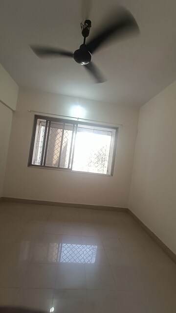 Room in 1 BHK Apartment at Amazon Park, Borivali West – for Rent
