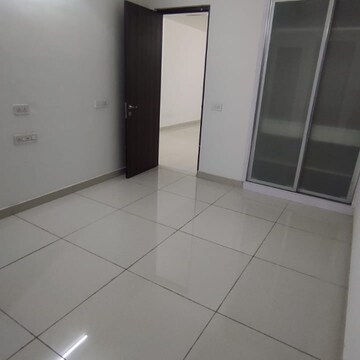 Room in 3 BHK Apartment at Hermitage Centralis, Vip Road – for Rent