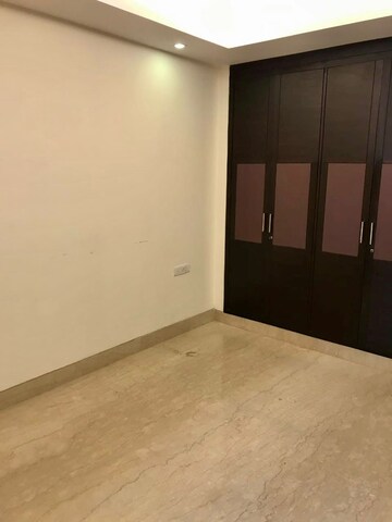 Room in 3 BHK Apartment at Safdarjang Enclave – for Rent