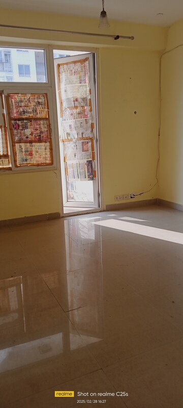 Room in 3 BHK Apartment at Tulip Petals, Sector 89 – for Sale