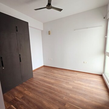 Room in 4 BHK Apartment at Conscient Hines Elevate, Sector 59 – for Rent