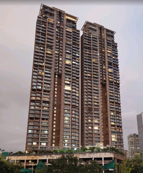 4 BHK + Servant Room Apartment For Sale in Rustomjee Crown