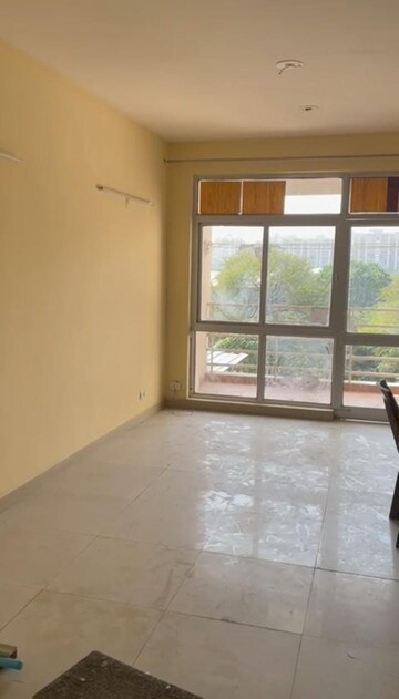 Room in 3 BHK Apartment at Piyush Heights, Sector 89 – for Rent