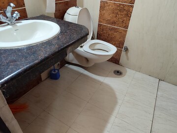 Bathroom in 1 BHK Builder Floor at Sector 26 – for Rent