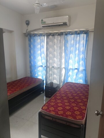 Bedroom in 2 BHK Apartment at Godshalwar Sky Lark, Vile Parle West – for Rent