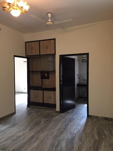 Room in 2 BHK Builder Floor at Sector 28 – for Rent