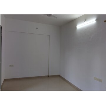 Room in 2 BHK Apartment at Vrundavan CHS Bibwewadi, Bibwewadi – for Rent