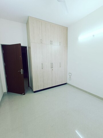 Room in 3 BHK Apartment at Shalimar Mannat, Faizabad Road – for Rent