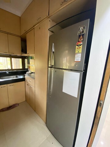 Furnished Amenities in 2 BHK Apartment at Vile Parle West – for Rent