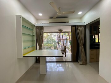 Living Room in 2 BHK Apartment at Vile Parle West – for Rent