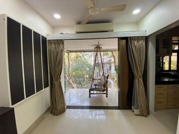 Living Room in 2 BHK Apartment at Vile Parle West – for Rent