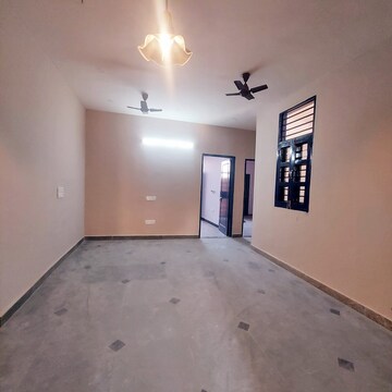 Room in 2 BHK Apartment at Shree Vardhman Victoria, Sector 70 – for Sale