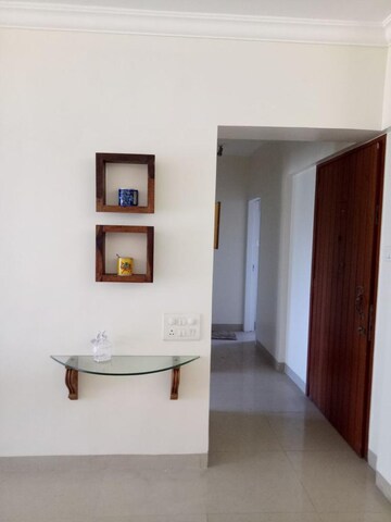 Room in 2 BHK Apartment at Vile Parle West – for Rent
