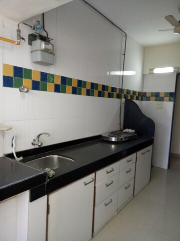 Master Bedroom in 2 BHK Apartment at Vile Parle West – for Rent