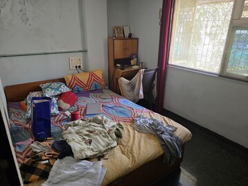Bedroom in 1 RK Apartment at Vile Parle West – for Rent