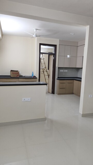 Room in 3 BHK Builder Floor at Katwaria Sarai – for Sale