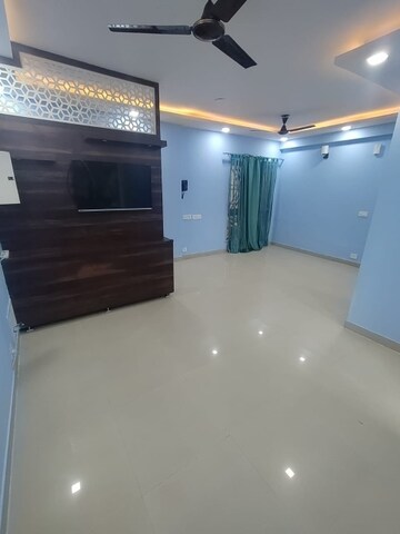 Room in 2 BHK Apartment at Spaze Privvy The Address, Sector 93 – for Rent
