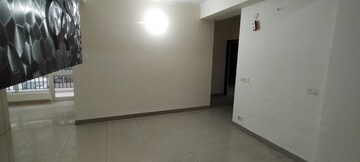Room in 3.5 BHK Apartment at Panchsheel Greens, Sector 16 Greater Noida – for Sale