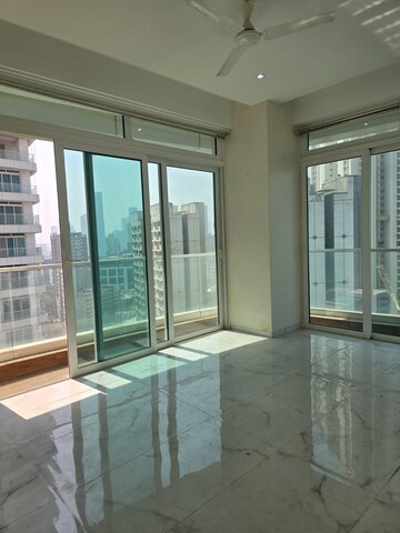 Room in 3 BHK Apartment at Enpar Lotus 101 Worli Residences, Lower Parel – for Rent
