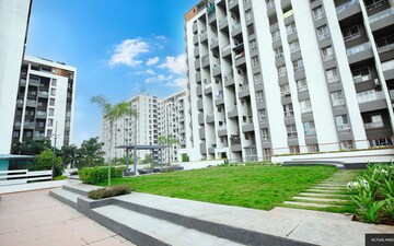 2 BHK Apartment For Sale in Juinagar