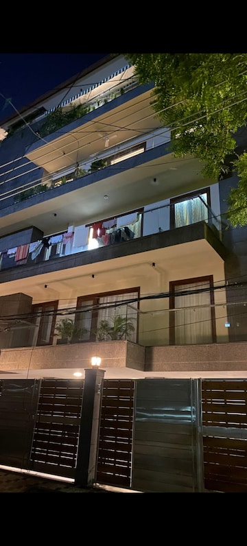 4 BHK Builder Floor – Exterior View View at Safdarjang Enclave - for Rent