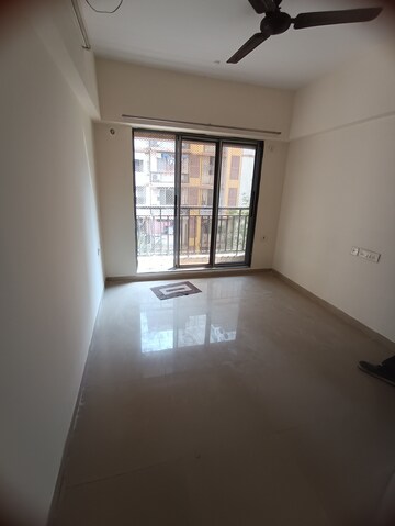 Bedroom in 2 BHK Apartment at Kishkant CHS, Kandivali West – for Rent