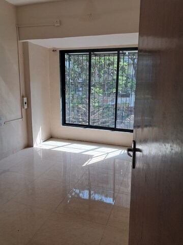 Room in 2 BHK Apartment at Tilak Nagar Building, Tilak Nagar – for Rent
