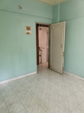 Room in 1 BHK Apartment at Mandpeshwar Dham CHS, Ic Colony – for Rent