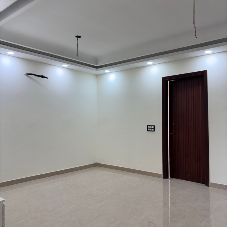 Room, sector 84 3 Bedroom 150 Sq.Yd. Builder Floor In Sector 84 Faridabad 8286838