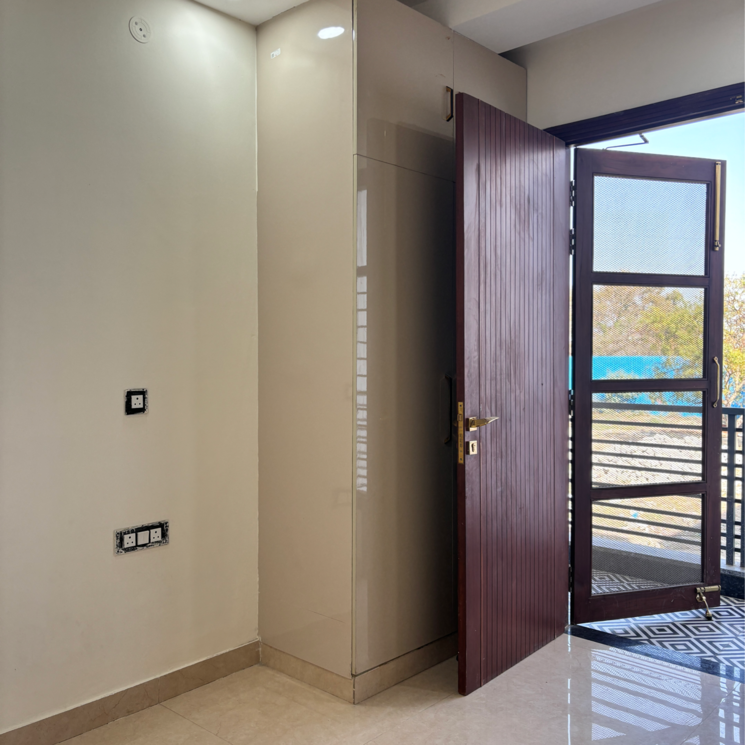 Room, sector 84 3 Bedroom 150 Sq.Yd. Builder Floor In Sector 84 Faridabad 8286838