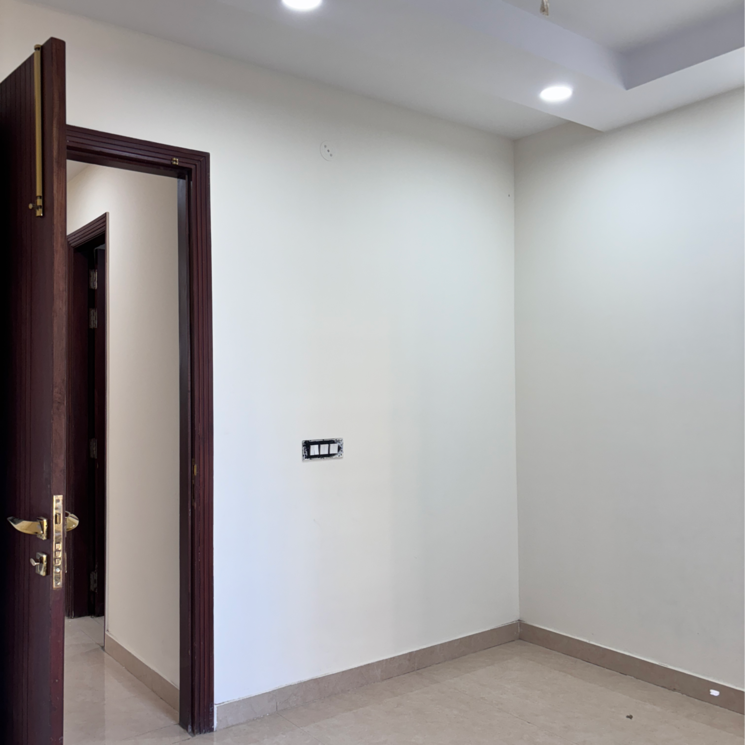 Room, sector 84 3 Bedroom 150 Sq.Yd. Builder Floor In Sector 84 Faridabad 8286838