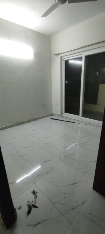Room in 2 BHK Apartment at ROF Aalayas, Sector 102 – for Rent
