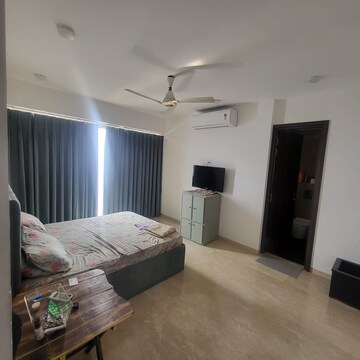 Bedroom in 6 BHK Apartment at The Park Residency Andheri, Andheri West – for Rent