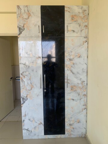 Room in 2 BHK Apartment at Pyramid Elite, Sector 86 – for Rent