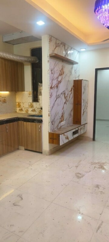 Room in 2 BHK Apartment at MCC Signature Heights, Raj Nagar Extension – for Rent