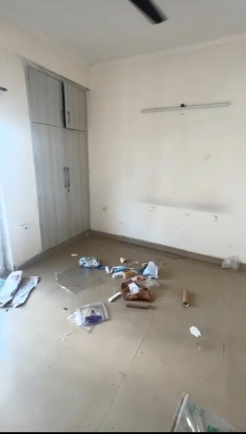 Room in 1 BHK Apartment at Antriksh Golf View, Sector 78 – for Rent