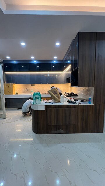Furnished Amenities in 2 BHK Apartment at Gomti Nagar – for Rent