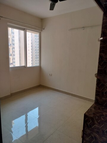 Room in 2 BHK Apartment at Signature Global The Roselia, Sector 95a – for Rent