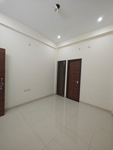 Room in 2 BHK Independent House at Gomti Nagar – for Rent