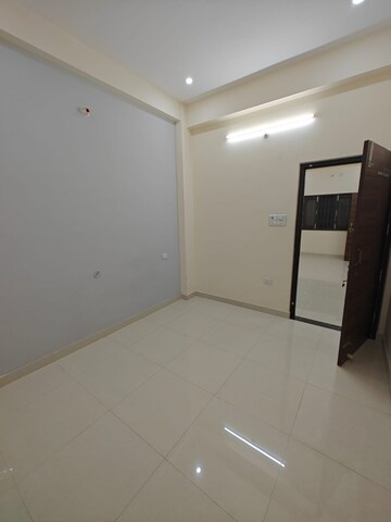 Room in 2 BHK Independent House at Gomti Nagar – for Rent