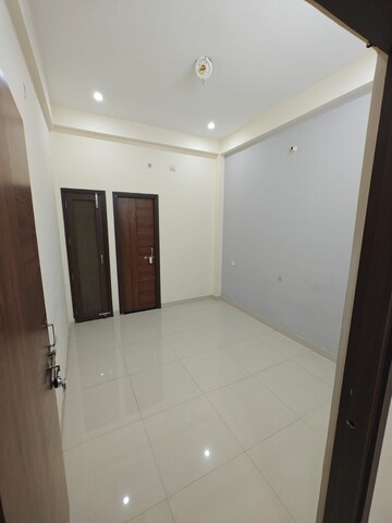 Room in 2 BHK Independent House at Gomti Nagar – for Rent