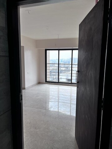 1 BHK Apartment For Rent in UK Iridium, Kandivali East