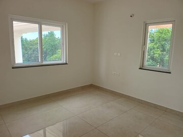 Room in 4 BHK Apartment at Prestige Waterford, Whitefield – for Sale